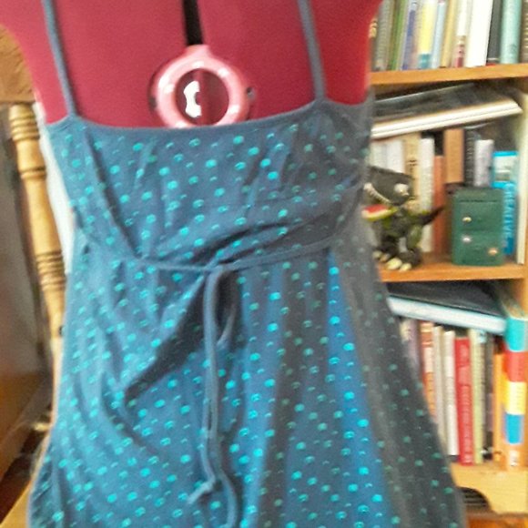 Tank top. spaghetti straps - Picture 2 of 3